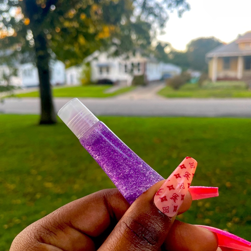 Purple glitter lipgloss